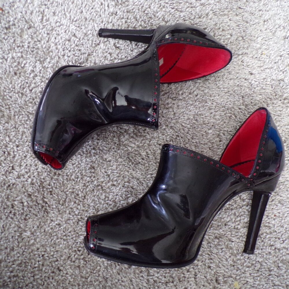 Manolo Blahnik Black Patent leather peep toe booties 38.5